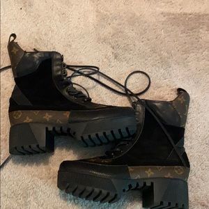 2017 Louis Vuitton Larrate Platform Desert Boots.